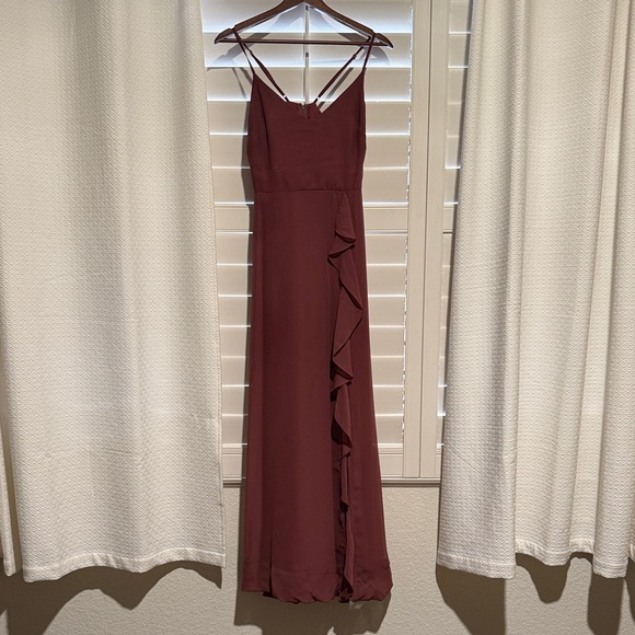 Elegant Burgundy Maxi Dress - Picture 1 of 7